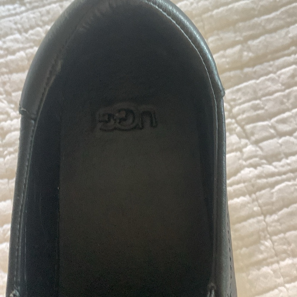 Ugg - Picture 4 of 5